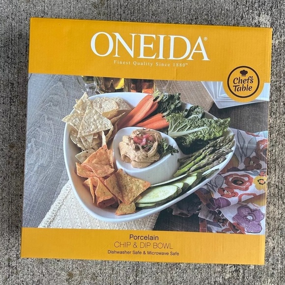 NEW In Box Oneida Chef's Table Fine Porcelain Chip & Dip Bowl Tray Serve ware - Picture 1 of 2